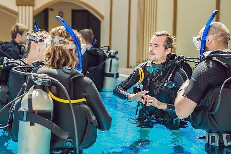 2-Hour PADI Scuba Diving Experience – Redditch | Wowcher