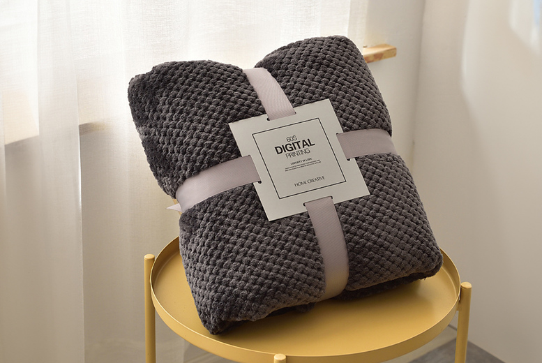 Plush Fuzzy Fleece Throw Blanket – 6 Sizes & 8 Colours | Wowcher