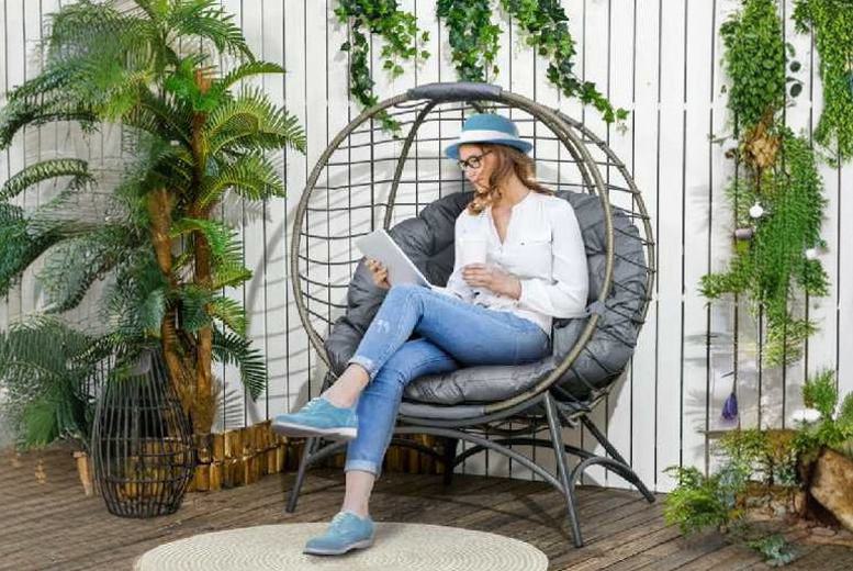 Outsunny Modern Foldable Rattan Egg Chair – Weather-Resistant, 120kg Capacity | Wowcher Outsunny Modern Foldable Rattan Egg Chair – Weather-Resistant, 120kg Capacity | Wowcher