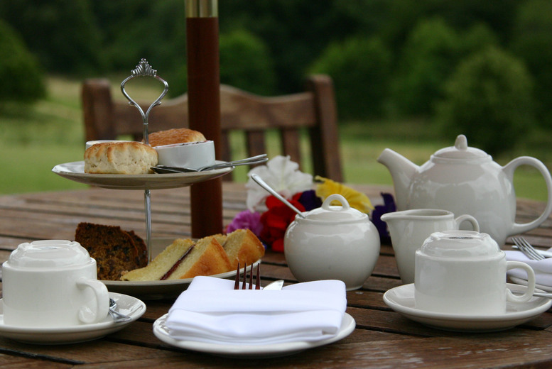 Romantic Cotswolds, Breakfast & Afternoon Tea