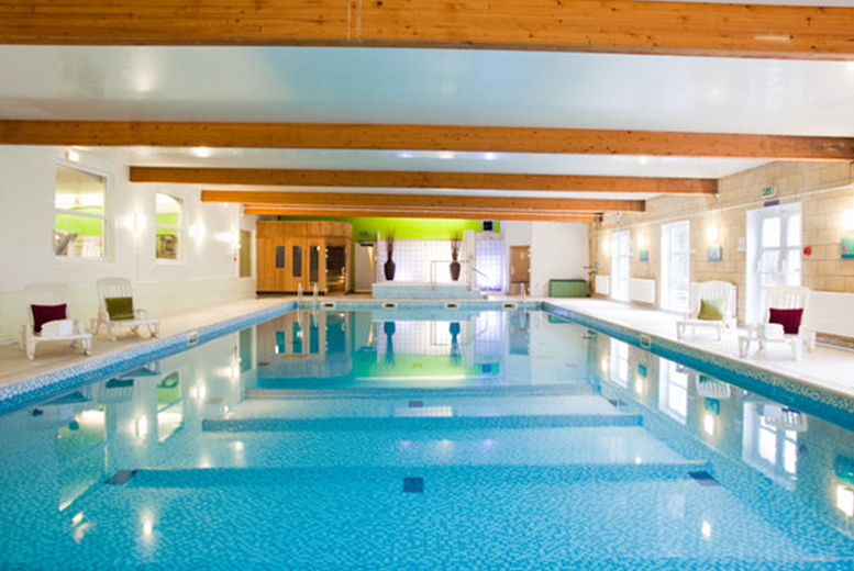 £89 (at Hallmark Hotel, Manchester) for a 1-night stay for 2 inc. breakfast, chocolate treats, glass of bubbly each, spa access and a £25 spa voucher - save up to 44%