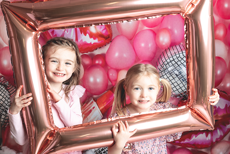 Friends Photoshoot for up to 5 Kids – Nottingham | Wowcher