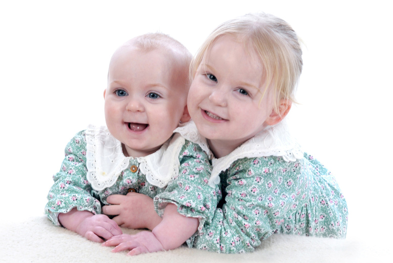 Sibling PhotoShoot Package in Northampton – 3 Prints | Wowcher