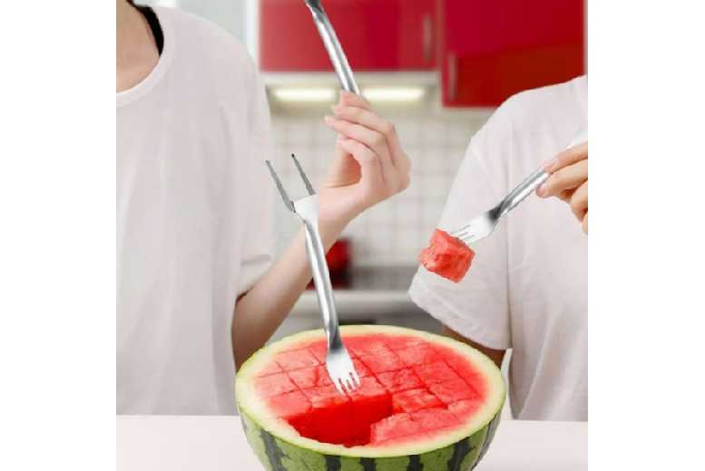 Effortless Watermelon Slicer & Cutter | Wowcher Effortless Watermelon Slicer & Cutter | Wowcher