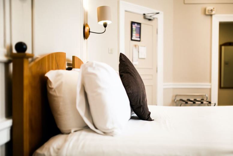 Central Cardiff Stay for 2 – Breakfast & Prosecco – Dining Upgrade! Central Cardiff Stay for 2 – Breakfast & Prosecco – Dining Upgrade!