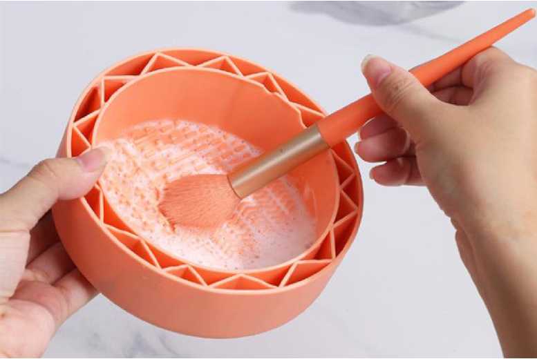 2-in-1 Makeup Brush Cleaner & Dryer | Wowcher