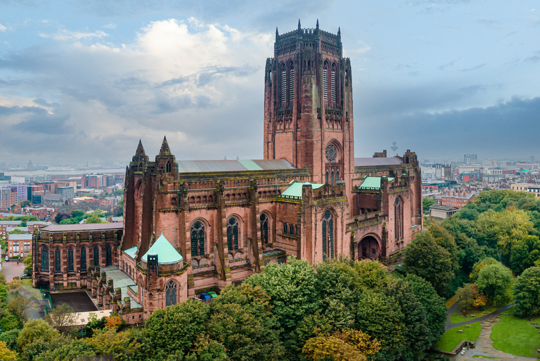 4* Leonardo Hotel Liverpool City Break: Superior Room, Breakfast & Prosecco for 2 | Wowcher