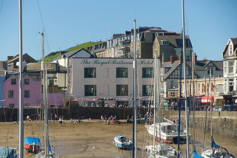 Royal Britannia Hotel, Devon Stay: Breakfast, Dinner Option & Wine for 2 Royal Britannia Hotel, Devon Stay: Breakfast, Dinner Option & Wine for 2
