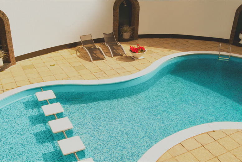 Ocean Beach Hotel & Spa, Bournemouth for 2 – Breakfast, Dinner & Prosecco Ocean Beach Hotel & Spa, Bournemouth for 2 – Breakfast, Dinner & Prosecco