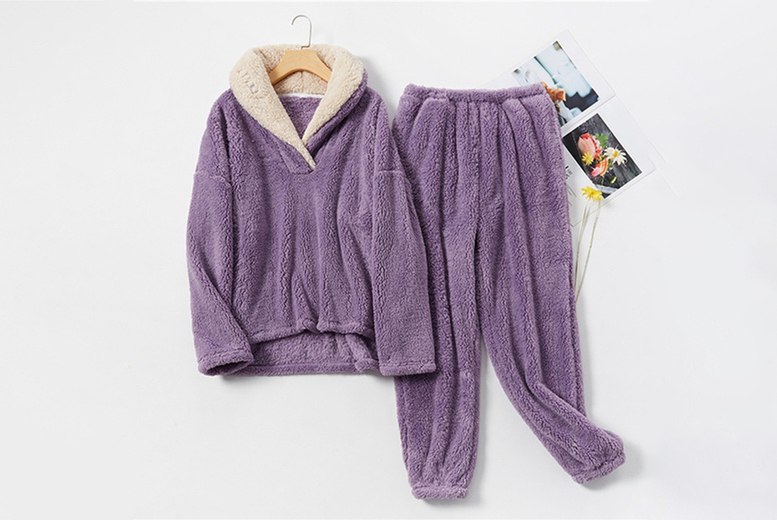 Grey Women’s Lightweight Fleece Lounge Pyjama Set – Breathable, Cosy, and Versatile (2 Piece, 3 Colours, 3 Sizes) | Wowcher Grey Women’s Lightweight Fleece Lounge Pyjama Set – Breathable, Cosy, and Versatile (2 Piece, 3 Colours, 3 Sizes) | Wowcher