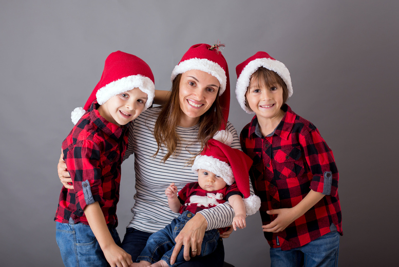 Christmas Family Photoshoot including 3 Images – Kline Studios | Wowcher