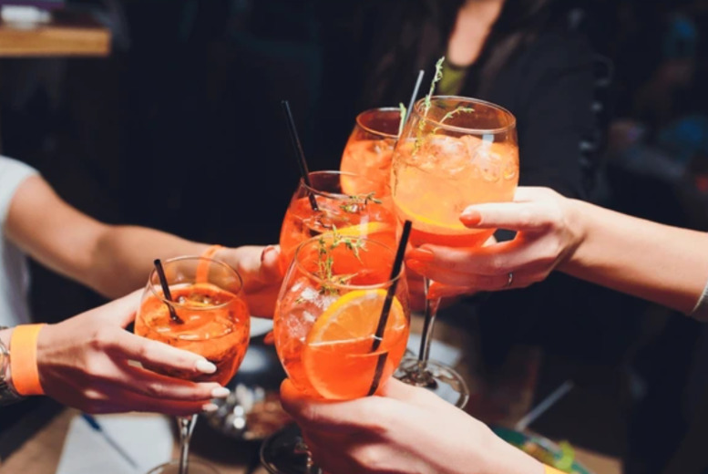 4 Cocktails and Nachos to Share for 2 – Bar 50, Edinburgh | Wowcher