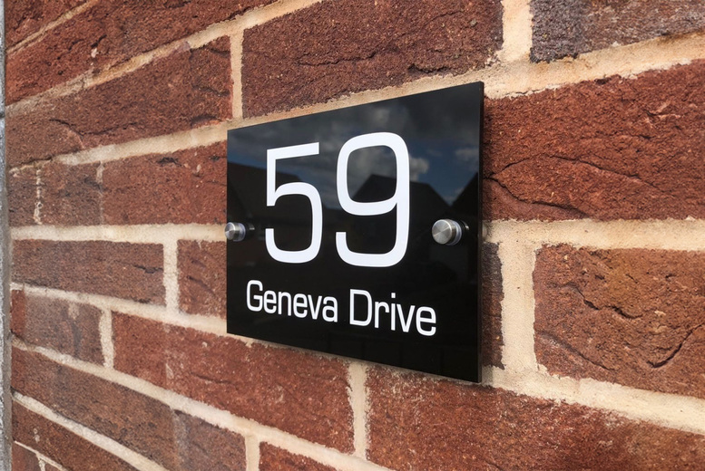 Personalised Acrylic Door Sign – Modern Outdoor Wall Plaque, Durable Home Decor, 20cm x 14cm | Wowcher