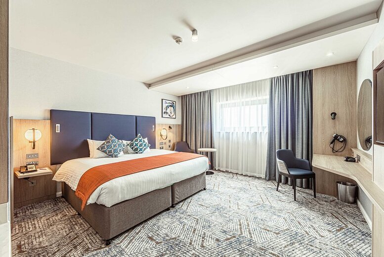 4* Crowne Plaza Reading East Stay: Spa Access & Dining For 2 4* Crowne Plaza Reading East Stay: Spa Access & Dining For 2