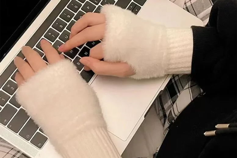 Unisex Mink Fleece Half-Finger Gloves – 5 Colours | Wowcher