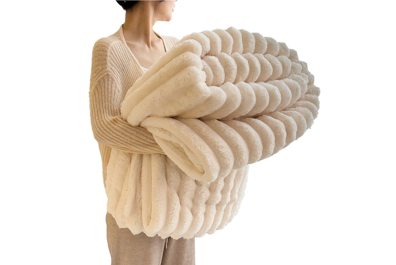 Double-Sided Faux Fur Fluffy Blanket – Ultra-Soft, Machine Washable Throw, 4 Sizes, 8 Colours | Wowcher