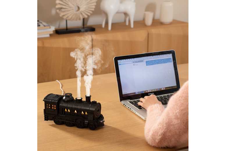Charming Ceramic Aromatherapy Train Diffuser – Ultrasonic LED Table Decor Humidifier | Wowcher