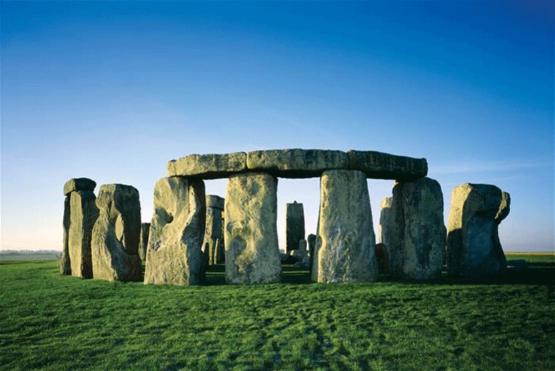 £27 instead of £54 for a tour of Stonehenge, Bath and Windsor with Golden Tours, London - save 50%