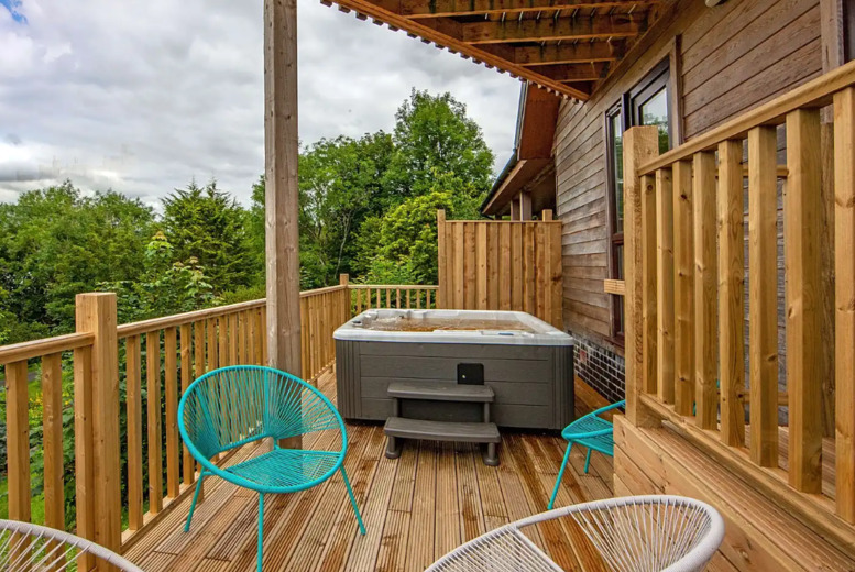 2-3 Night Loch Awe Lodge Stay for up to 6 People with Private Hot Tub & Sauna – Valid until March! | Wowcher