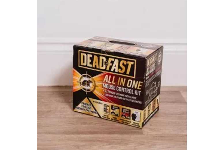 Deadfast All-in-One Mouse Control Kit with Traps & Bait | Wowcher