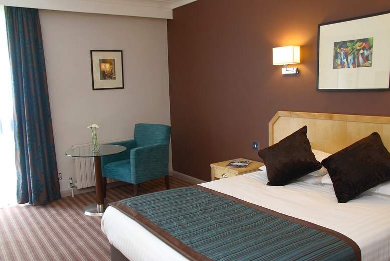 4* Stourport Manor Hotel Stay, Breakfast & Late Check Out | Wowcher