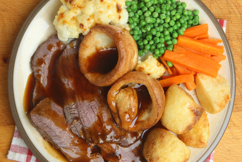 Two-Course Sunday Roast with Wine for 2 – The Castle Inn, Surrey | Wowcher