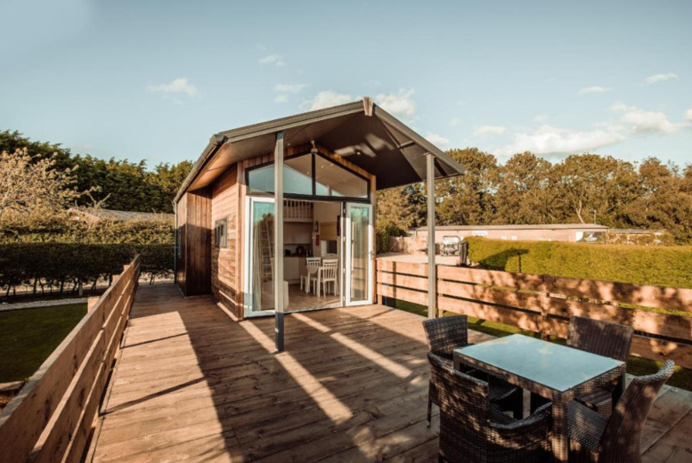 East Yorkshire Luxury Lodge Break for 4 or 6 People – Hot Tub, Prosecco & Chocolates – 2-3 Nights | Wowcher East Yorkshire Luxury Lodge Break for 4 or 6 People – Hot Tub, Prosecco & Chocolates – 2-3 Nights | Wowcher