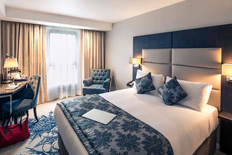 4* Mercure Edinburgh Haymarket City Centre Hotel Break for 2: Breakfast, Wine & Dinner Upgrade | Wowcher 4* Mercure Edinburgh Haymarket City Centre Hotel Break for 2: Breakfast, Wine & Dinner Upgrade | Wowcher