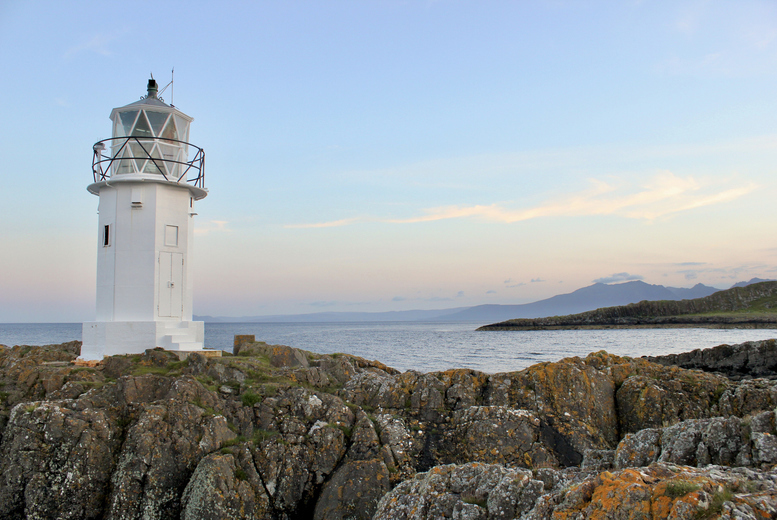 Isle of Bute Getaway For Up To 4: Private Hot Tub, Spa Hamper & Welcome Grocery Pack! Isle of Bute Getaway For Up To 4: Private Hot Tub, Spa Hamper & Welcome Grocery Pack!