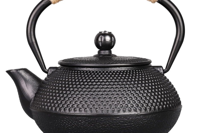 Black 800ml Japanese Style Cast Iron Tetsubin Stovetop Teapot | Wowcher