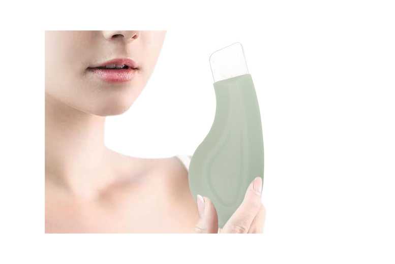 Silicone Face Scraper & Stainless Steel Blackhead Remover – Deep Pore Cleansing Tool for All Skin Types | Wowcher
