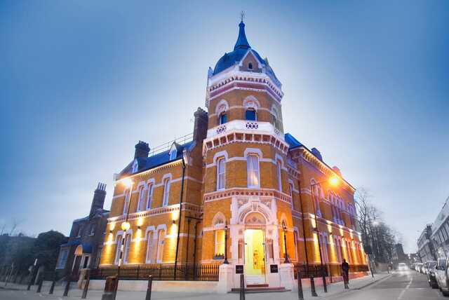4* London BB Stay: Fizz & More