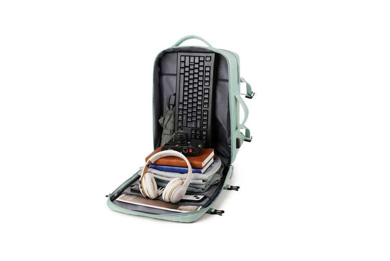 Unisex Black Travel Backpack Large Capacity Backpack with USB Charging Port | Wowcher