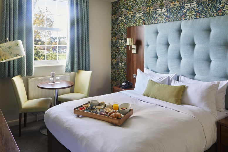 Award-Winning 4* Burnham Beeches Hotel Stay with Wine, Breakfast, Dinner Upgrade & Late Checkout for 2 | Wowcher