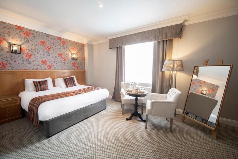 4* Luxury Northamptonshire Family Break at Whittlebury Hall – Dinner, Breakfast & Leisure Access for Up to 4 | Wowcher 4* Luxury Northamptonshire Family Break at Whittlebury Hall – Dinner, Breakfast & Leisure Access for Up to 4 | Wowcher