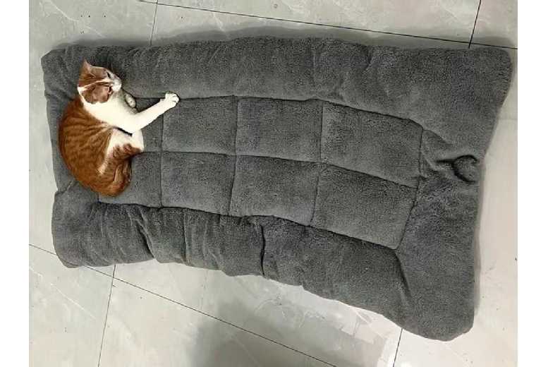 Orthopaedic Plush Dog Bed Mat – Non-Slip, Durable, for Small & Medium Breeds, Grey | Wowcher