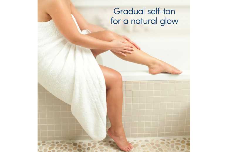 Dove Derma Spa Gradual Self-Tan Mousse for Medium/Dark Skin – Hydrating, Streak-Free, 150ml Mousse, Dermatologist-Tested, Buildable Glow | Wowcher