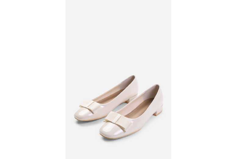 Cream Women’s Slip-On Pumps with Bow Detail – Classic Flat Shoes | Wowcher