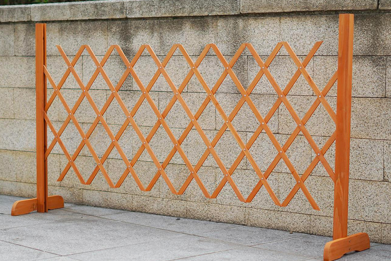 Expandable Wooden Garden Fence – Freestanding, Adjustable, Natural Wood | Wowcher