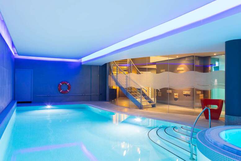 4* Novotel Edinburgh City Centre Award-Winning City Break for 2: Breakfast & Drinks Voucher Included | Wowcher 4* Novotel Edinburgh City Centre Award-Winning City Break for 2: Breakfast & Drinks Voucher Included | Wowcher