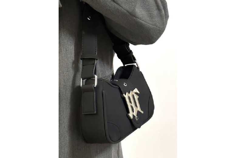 Unisex Brown Vintage Vegan Leather Baguette Shoulder & Crossbody Bag – Minimalist, Adjustable Strap, Lightweight (3 Colours) | Wowcher