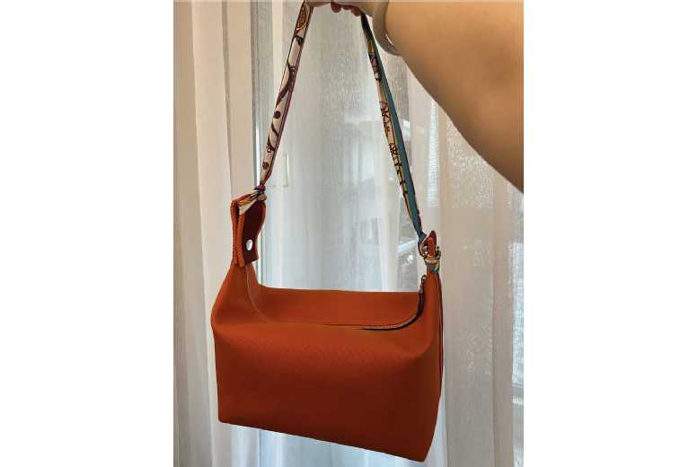 Red Canvas Lunch Tote Bag for Women – Lightweight, Magnetic Closure, 6 Colours | Wowcher