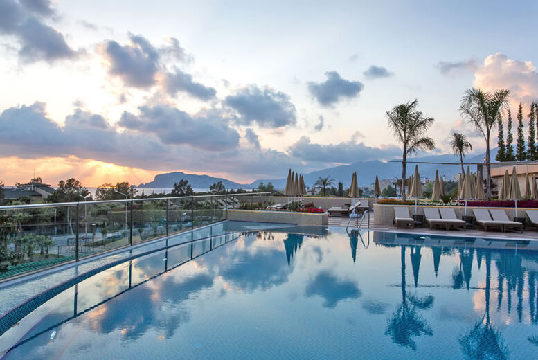 Luxury Adults-Only: 5* All Inclusive Antalya, Turkey Beach Holiday with Flights | Wowcher