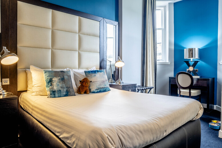 Stirling, Scotland: Elegant King Room with Scottish Breakfast and Glass of Prosecco for 2 | Wowcher Stirling, Scotland: Elegant King Room with Scottish Breakfast and Glass of Prosecco for 2 | Wowcher