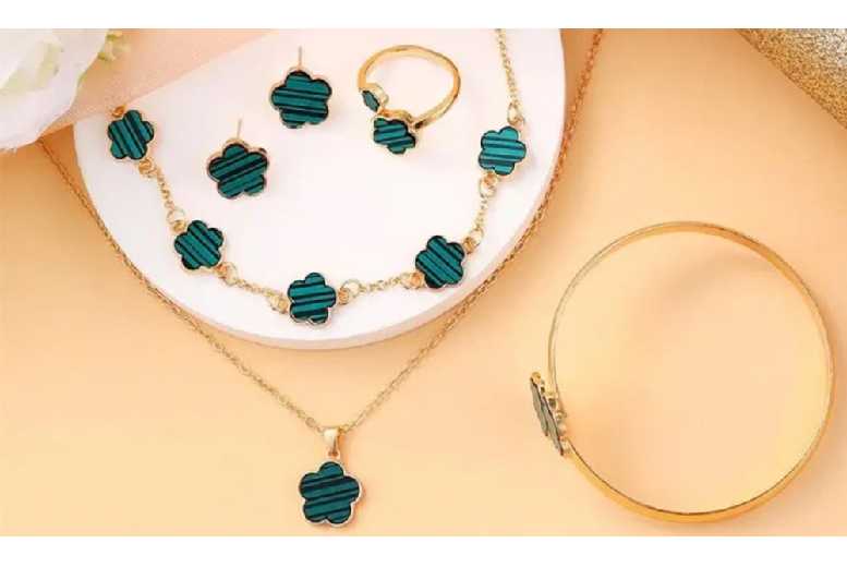 2X 5-Piece Lucky Clover Jewelry Set for Women – Alloy, Multi-Colour, Coordinated Accessories | Wowcher