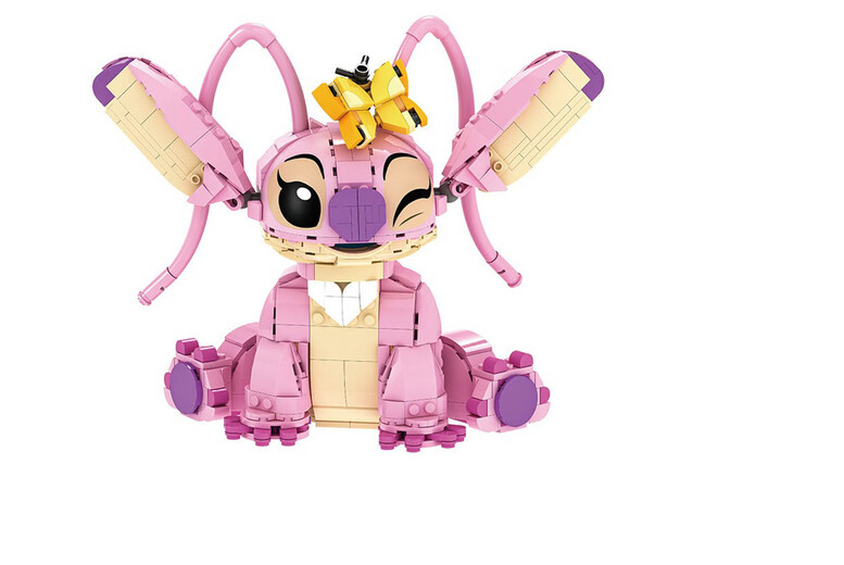 Pink Stitch  Creative Building Block STEM Set – Ages 9+ – Interactive Display Toy – 744 Pieces | Wowcher