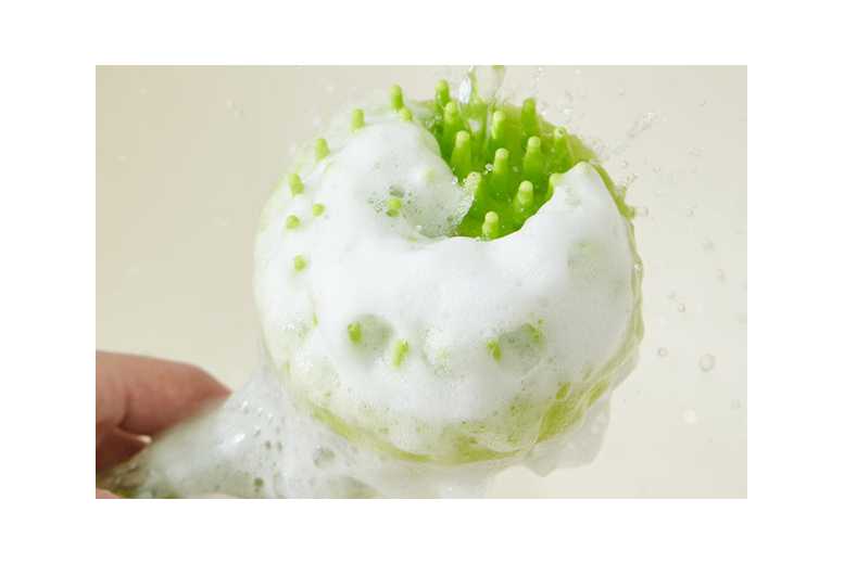 2-in-1 Dog Bath Brush with Built-In Shampoo Dispenser – Gentle Silicone Grooming Tool for All Breeds | Wowcher