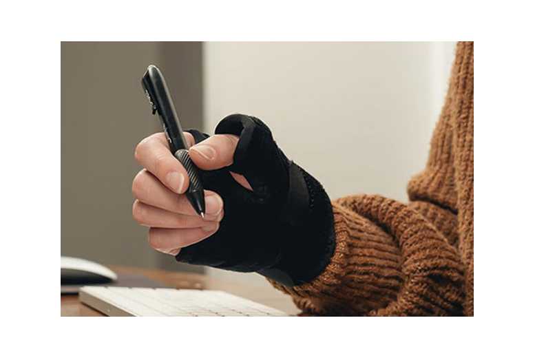 Thumb Brace Fitness Tracker – Joint Support & Pain Relief for Active Lifestyles | Wowcher