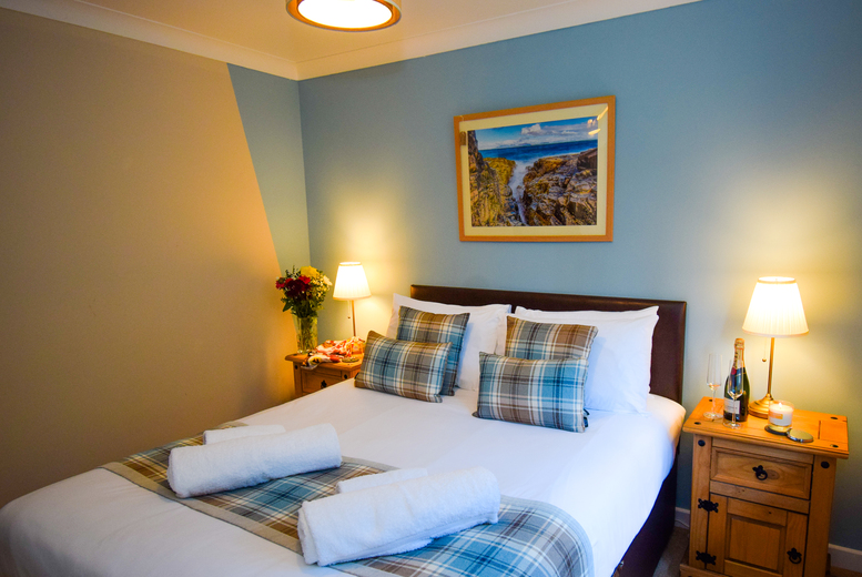 Luxury Glencoe Self-Catering Stay at Birchbrae Highland Lodges with Bottle of Wine or Prosecco – for Up to 4 | Wowcher
