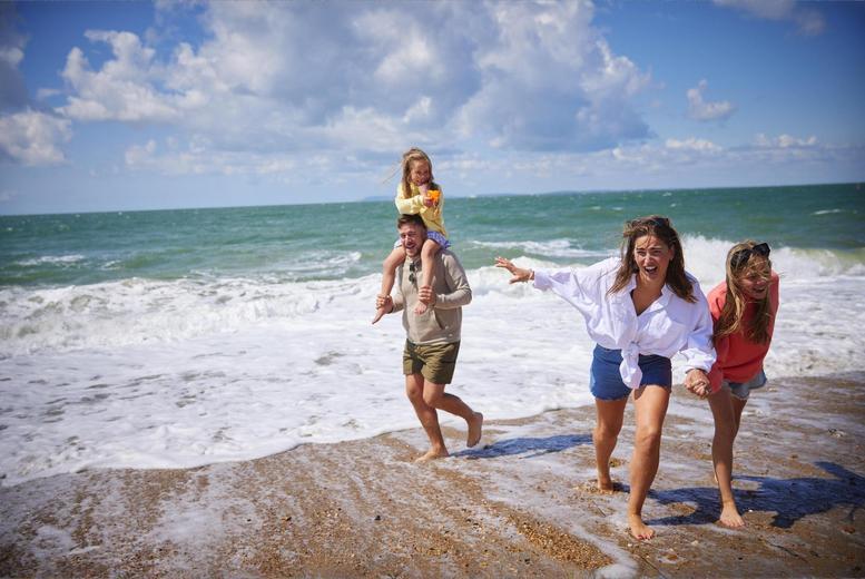 South Coast Caravan Stay with Leisure Access for 6 or 8 People – 3, 4, or 7 Nights at Seal Bay Resort | Wowcher
